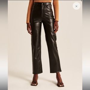 Abercrombie Vegan Leather Ultra High Rise Ankle Straight Pant Size 25/Short